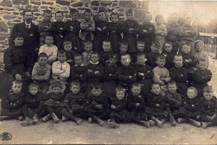 cherrueix_ecoles_classe-garcons-vers 1920.JPG